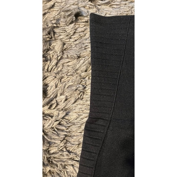 Gymshark Energy Seamless Cropped in Black, Size XS/S - Picture 6 of 8